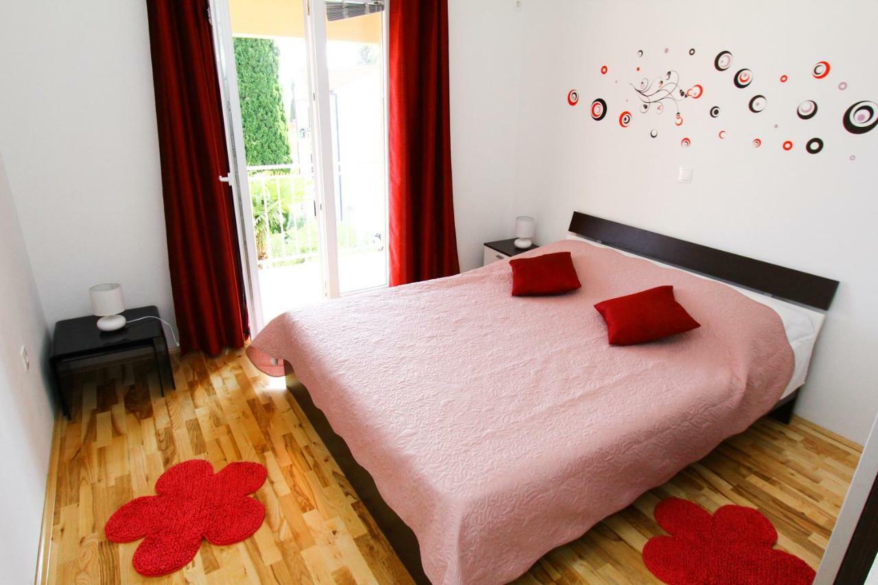 Apartmani Roje Sveti Filip I Jakov Exterior foto