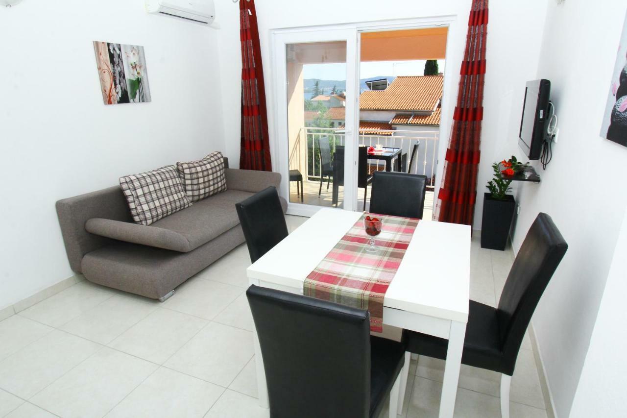 Apartmani Roje Sveti Filip I Jakov Exterior foto